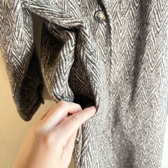 L.I.F.E. Brown Herringbone Coat with Button Closure Size Large - Picture 4 of 7